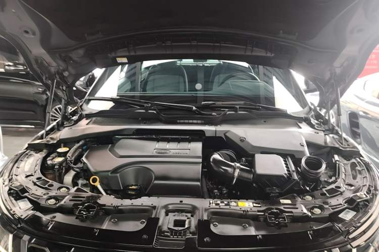 Used Land Rover Range Evoque 2020 249 PS R-DYNAMIC S Sport Edition Engine Bay
