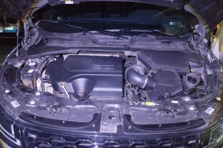 Used Land Rover Range Evoque 2020 249 PS R-DYNAMIC S Black Edition Sport Version Engine Bay