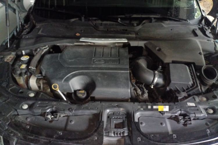 Used Land Rover Range Evoque 2020 249 PS R-DYNAMIC SE Sport Technology Edition Engine Bay