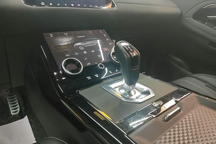Used Land Rover Range Evoque 2020 249 PS R-DYNAMIC SE Sport Technology Edition Gear Lever