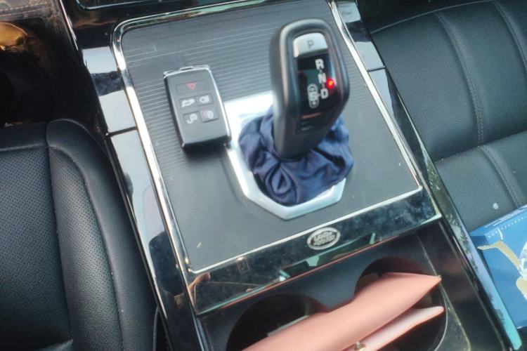 Used Land Rover Range Evoque 2020 249 PS R-DYNAMIC S Sport Edition Gear Lever