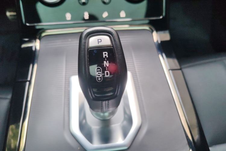 Used Land Rover Range Evoque 2020 249 PS R-DYNAMIC S Sport Edition Gear Lever