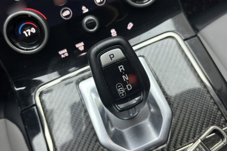 Used Land Rover Range Evoque 2020 249 PS R-DYNAMIC SE Sport Technology Edition Gear Lever