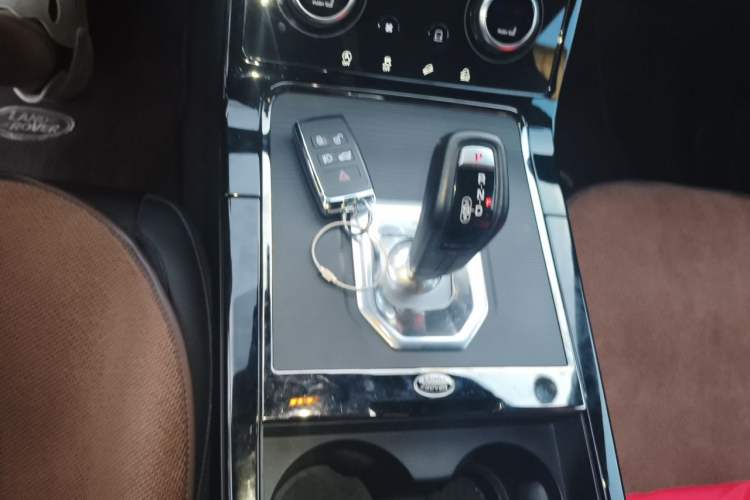 Used Land Rover Range Evoque 2020 249 PS R-DYNAMIC S Sport Edition Gear Lever