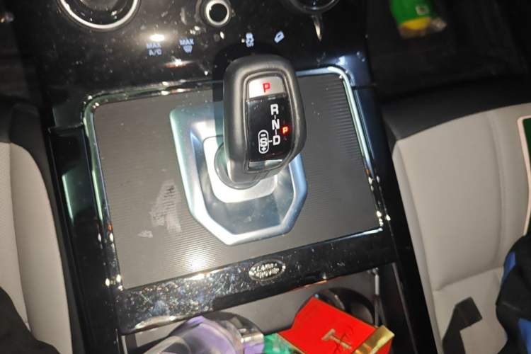 Used Land Rover Range Evoque 2020 249 PS R-DYNAMIC S Blackened Sport Technology Edition Gear Lever