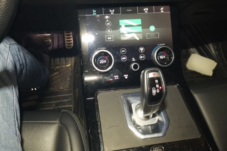 Used Land Rover Range Evoque 2020 249 PS R-DYNAMIC SE Sport Technology Edition Gear Lever