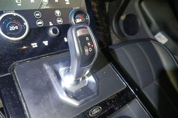 Used Land Rover Range Evoque 2020 249 PS R-DYNAMIC SE Sport Technology Edition Gear Lever