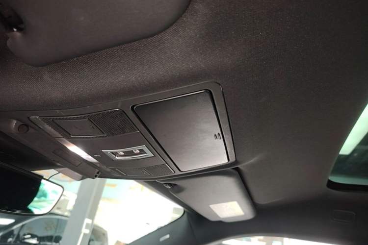 Used Land Rover Range Evoque 2020 249 PS R-DYNAMIC S Sport Edition Headliner