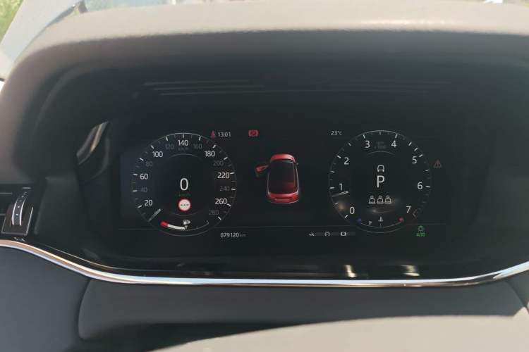 Used Land Rover Range Evoque 2020 249 PS R-DYNAMIC SE Sport Technology Edition Instrument Cluster