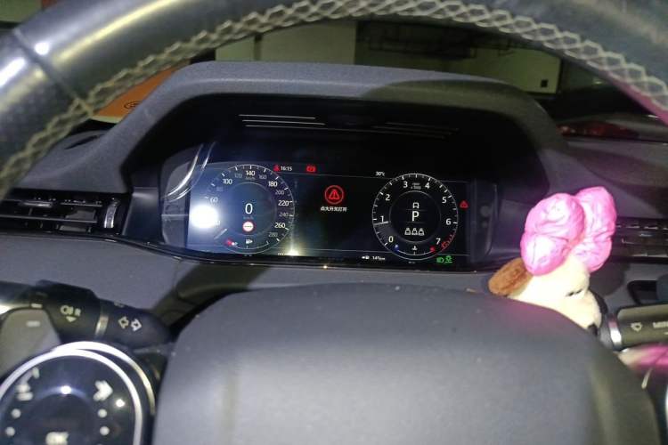 Used Land Rover Range Evoque 2020 249 PS R-DYNAMIC SE Sport Technology Edition Instrument Cluster
