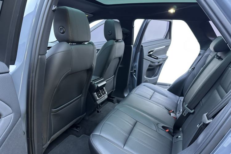 Used Land Rover Range Evoque 2020 249 PS R-DYNAMIC S Sport Edition Interior 1