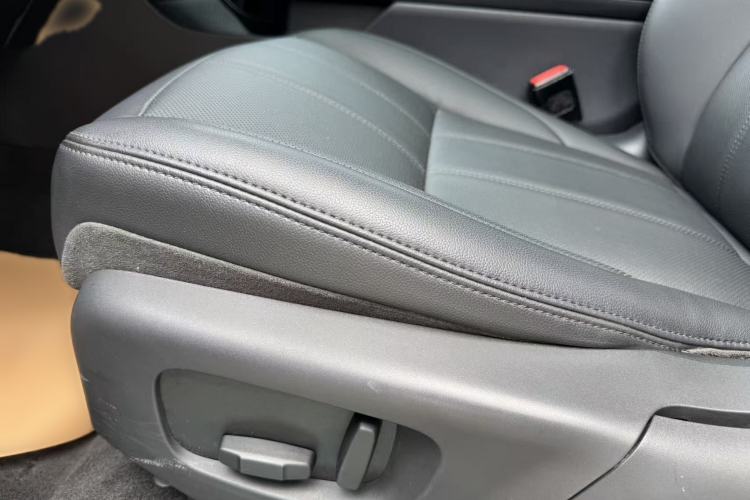 Used Land Rover Range Evoque 2020 249 PS R-DYNAMIC S Sport Edition Interior 12