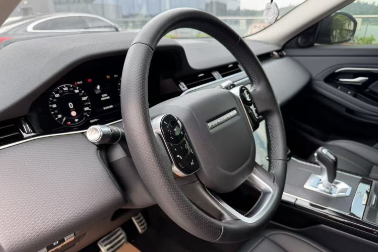 Used Land Rover Range Evoque 2020 249 PS R-DYNAMIC S Sport Edition Interior 13