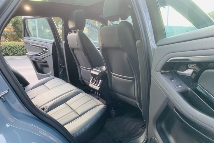 Used Land Rover Range Evoque 2020 249 PS R-DYNAMIC S Sport Edition Interior 2