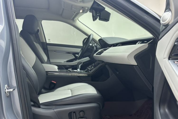 Used Land Rover Range Evoque 2020 249 PS R-DYNAMIC SE Sport Technology Edition Interior 2
