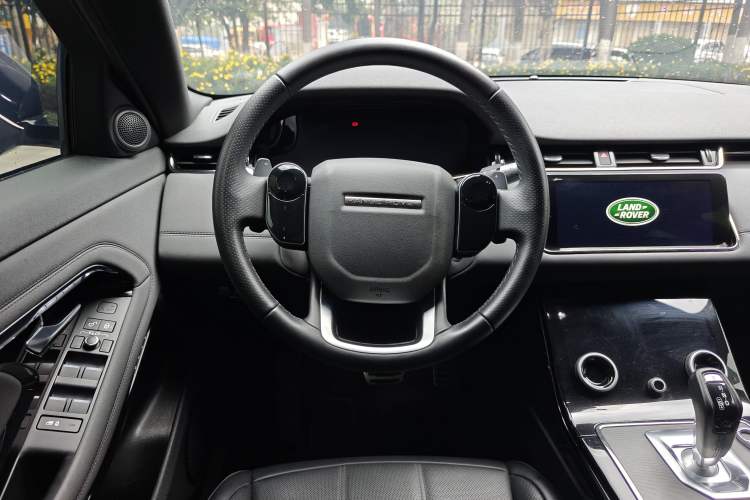 Used Land Rover Range Evoque 2020 249 PS R-DYNAMIC SE Sport Technology Edition Interior 2