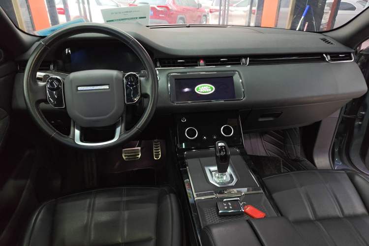 Used Land Rover Range Evoque 2020 249 PS R-DYNAMIC S Sport Edition Interior 2