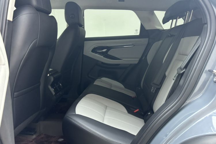 Used Land Rover Range Evoque 2020 249 PS R-DYNAMIC SE Sport Technology Edition Interior 3