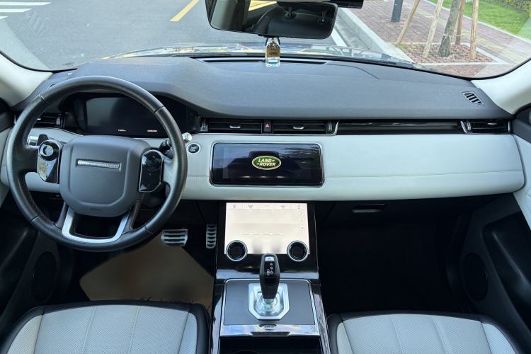 Used Land Rover Range Evoque 2020 249 PS R-DYNAMIC SE Sport Technology Edition Interior 5