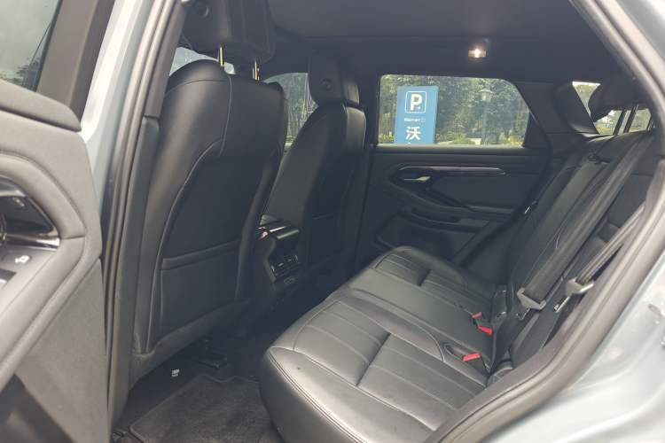 Used Land Rover Range Evoque 2020 249 PS R-DYNAMIC SE Sport Technology Edition Interior 5