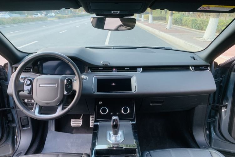 Used Land Rover Range Evoque 2020 249 PS R-DYNAMIC S Sport Edition Interior 6