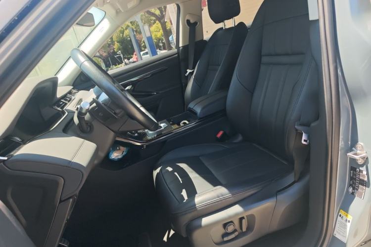 Used Land Rover Range Evoque 2020 249 PS R-DYNAMIC SE Sport Technology Edition Left Front Seat