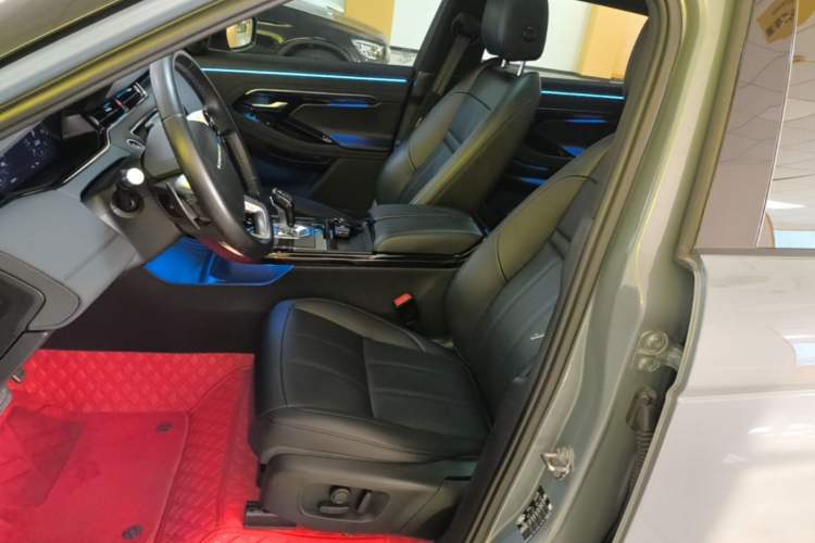 Used Land Rover Range Evoque 2020 249 PS R-DYNAMIC SE Sport Technology Edition Left Front Seat