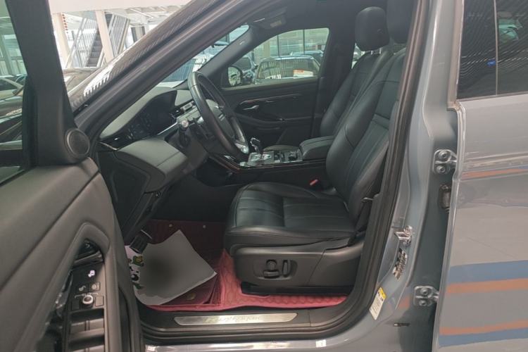Used Land Rover Range Evoque 2020 249 PS R-DYNAMIC SE Sport Technology Edition Left Front Seat