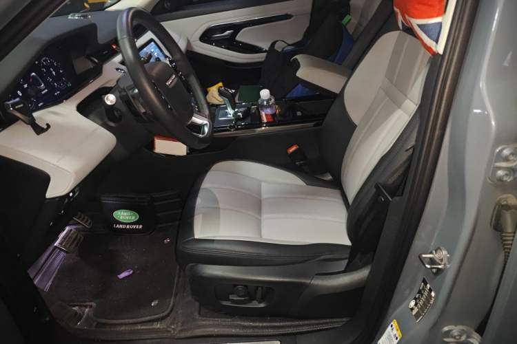 Used Land Rover Range Evoque 2020 249 PS R-DYNAMIC S Blackened Sport Technology Edition Left Front Seat