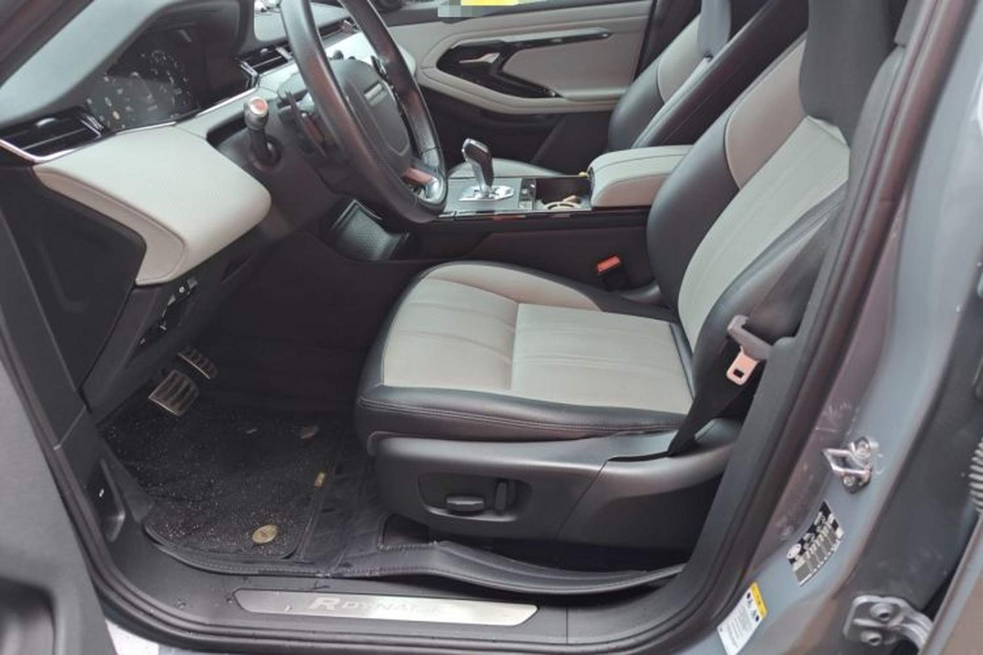 Used Land Rover Range Evoque 2020 249 PS R-DYNAMIC S Sport Edition Left Front Seat
