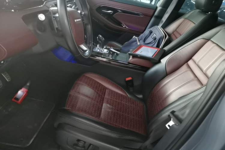 Used Land Rover Range Evoque 2020 249 PS R-DYNAMIC S Blackened Sport Technology Edition Left Front Seat