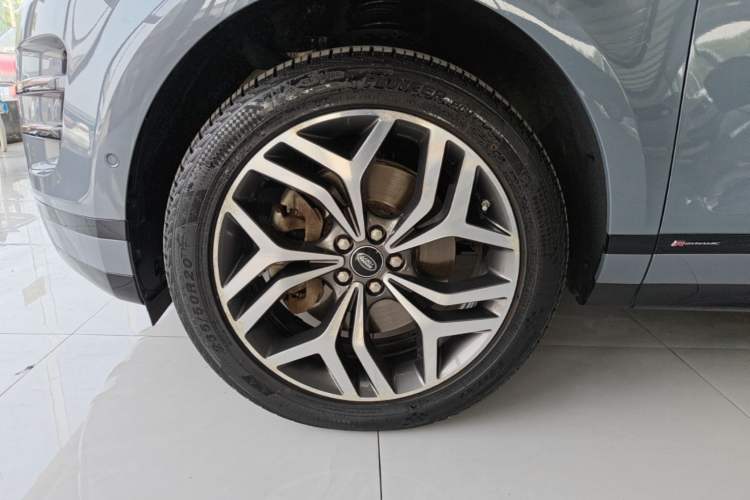 Used Land Rover Range Evoque 2020 249 PS R-DYNAMIC S Sport Edition Left Front Wheel Hub