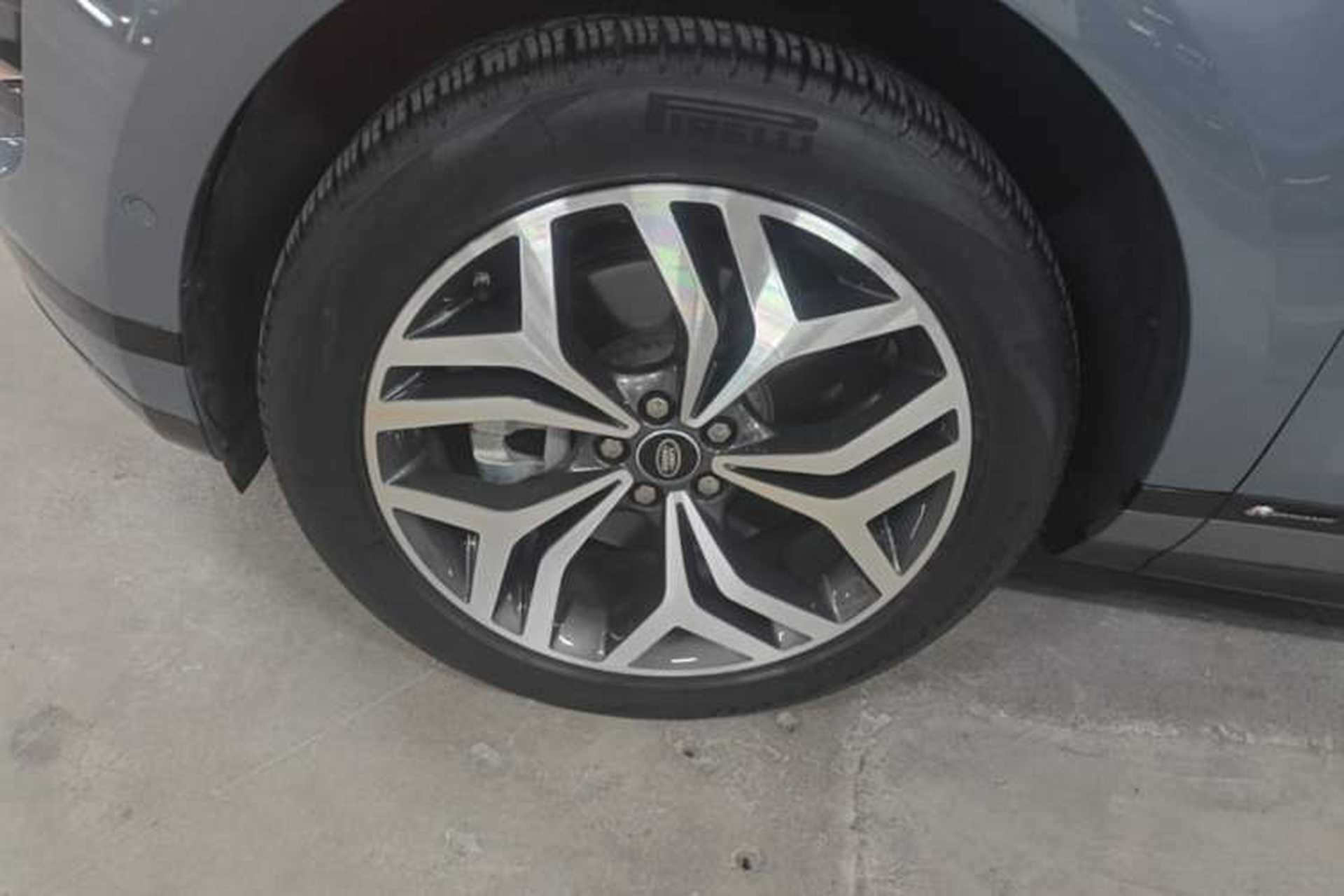 Used Land Rover Range Evoque 2020 249 PS R-DYNAMIC S Sport Edition Left Front Wheel Hub