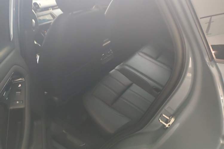 Used Land Rover Range Evoque 2020 249 PS R-DYNAMIC S Sport Edition Left Rear Seat