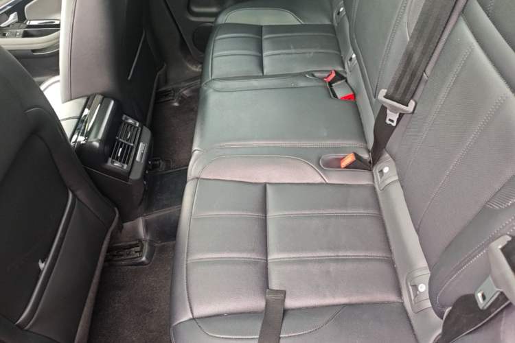 Used Land Rover Range Evoque 2020 249 PS R-DYNAMIC SE Sport Technology Edition Left Rear Seat