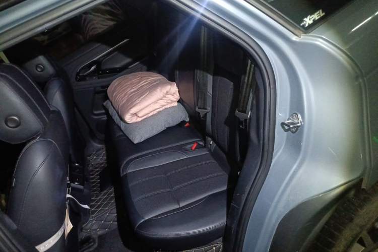 Used Land Rover Range Evoque 2020 249 PS R-DYNAMIC SE Sport Technology Edition Left Rear Seat