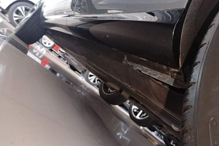 Used Land Rover Range Evoque 2020 249 PS R-DYNAMIC S Sport Edition Left Side Sill