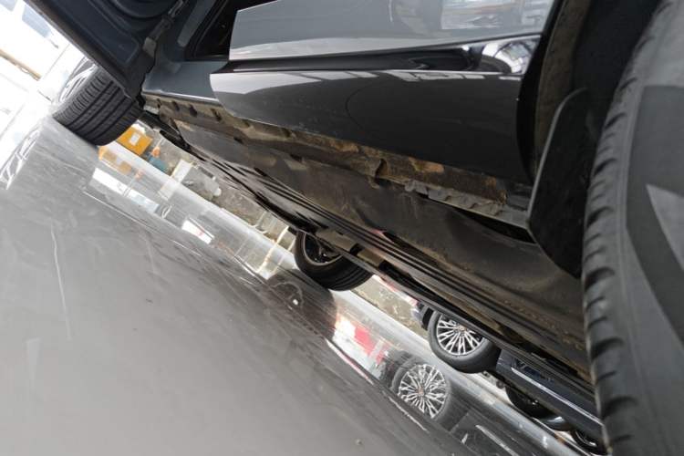 Used Land Rover Range Evoque 2020 249 PS R-DYNAMIC S Sport Edition Left Side Sill