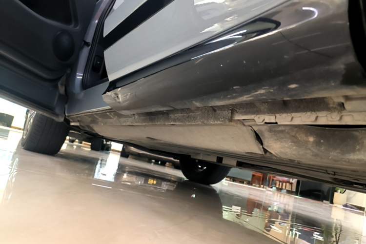 Used Land Rover Range Evoque 2020 249 PS R-DYNAMIC SE Sport Technology Edition Left Side Sill