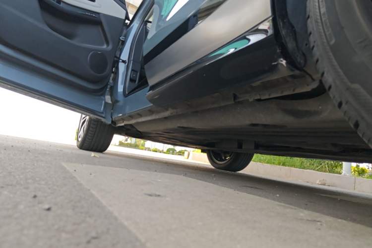 Used Land Rover Range Evoque 2020 249 PS R-DYNAMIC SE Sport Technology Edition Left Side Sill
