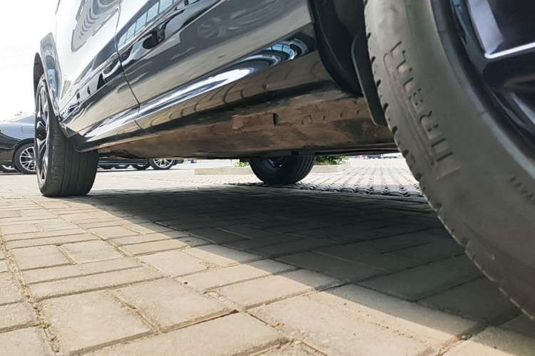 Used Land Rover Range Evoque 2020 249 PS R-DYNAMIC S Blackened Sport Technology Edition Left Side Sill