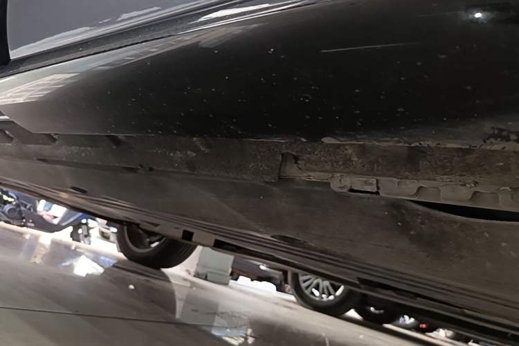 Used Land Rover Range Evoque 2020 249 PS R-DYNAMIC S Sport Edition Left Side Sill