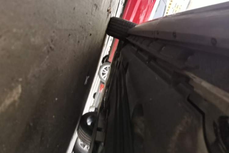Used Land Rover Range Evoque 2020 249 PS R-DYNAMIC S Black Edition Sport Version Left Side Sill