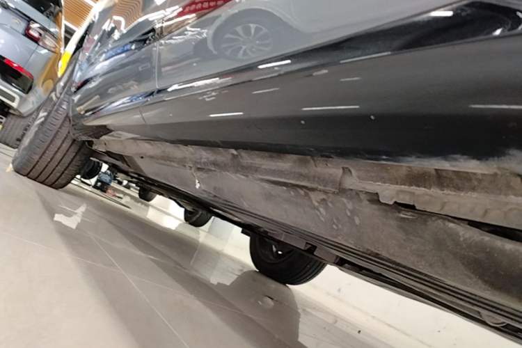 Used Land Rover Range Evoque 2020 249 PS R-DYNAMIC S Sport Edition Left Side Sill