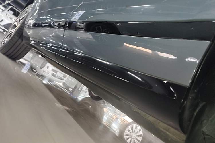 Used Land Rover Range Evoque 2020 249 PS R-DYNAMIC SE Sport Technology Edition Left Side Sill