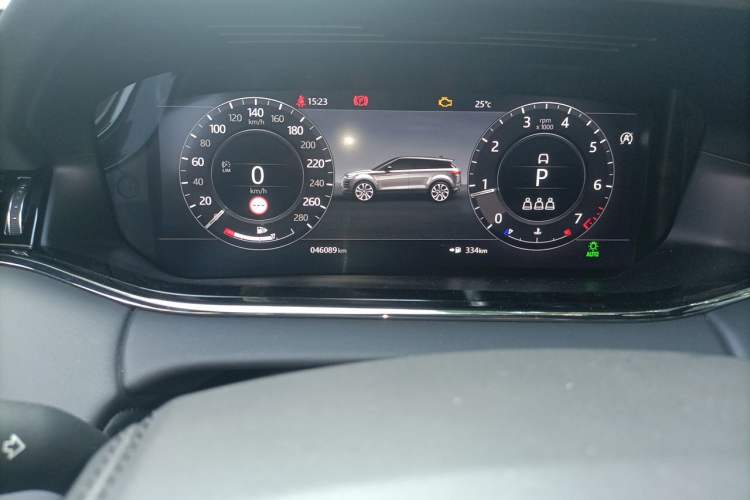 Used Land Rover Range Evoque 2020 249 PS R-DYNAMIC SE Sport Technology Edition Odometer Close Up