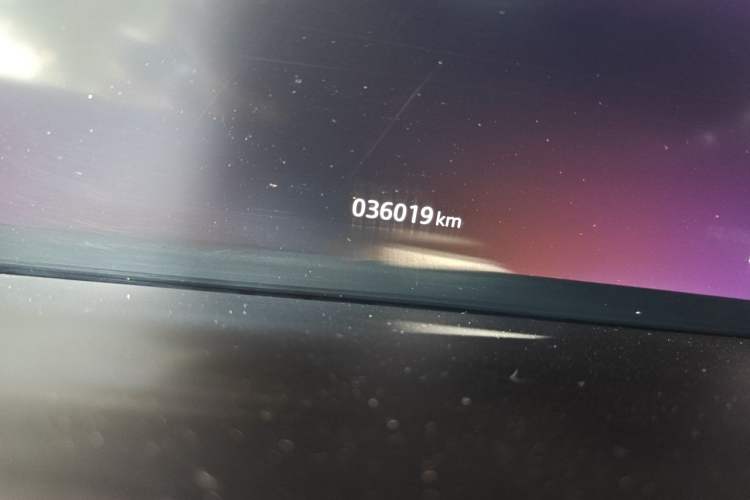 Used Land Rover Range Evoque 2020 249 PS R-DYNAMIC S Sport Edition Odometer Close Up