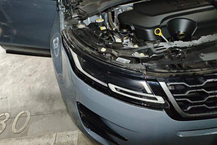 Used Land Rover Range Evoque 2020 249 PS R-DYNAMIC SE Sport Technology Edition Right Front Headlight