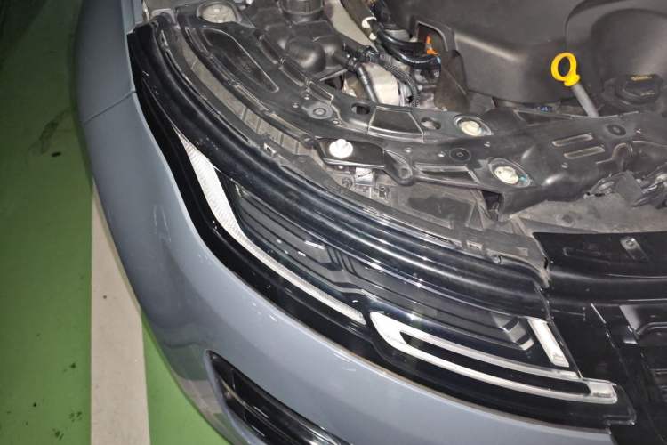 Used Land Rover Range Evoque 2020 249 PS R-DYNAMIC S First-Edition Sport Custom Edition Right Front Headlight