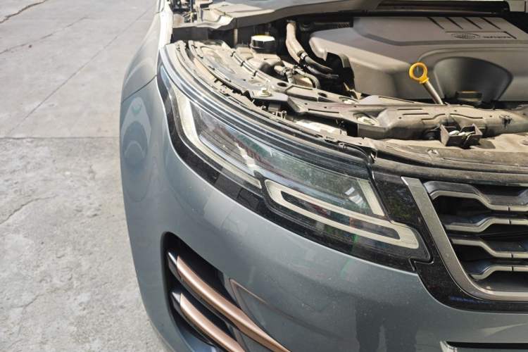 Used Land Rover Range Evoque 2020 249 PS R-DYNAMIC SE Sport Technology Edition Right Front Headlight